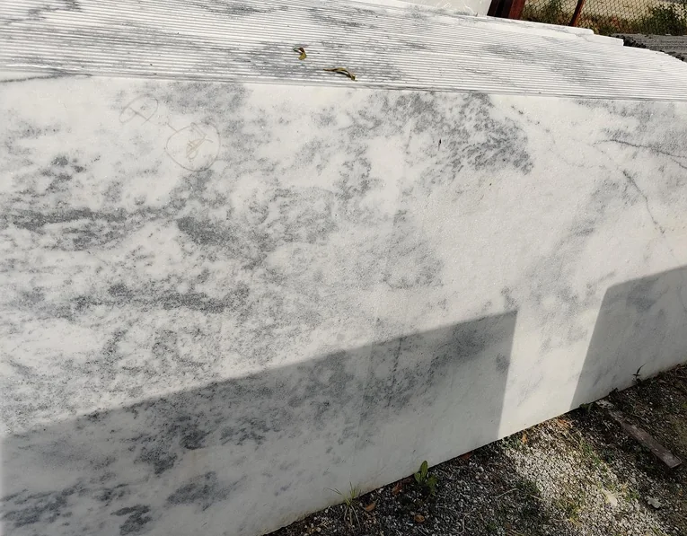 White Cloudy marble block at the SAV Stonex yard